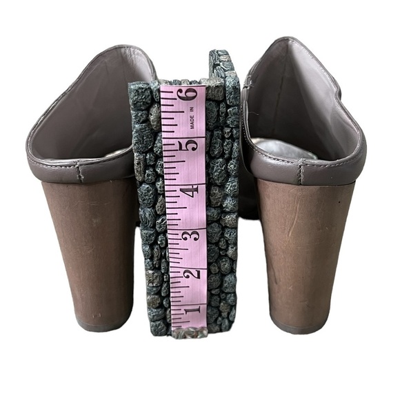 Pour La Victoire Taupe Eva Peep Toe Block Heel Mules Size 7 Women's - Picture 8 of 9